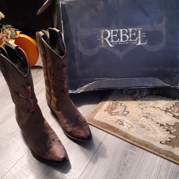 Rebel cowboy boots - Picture 3 of 4